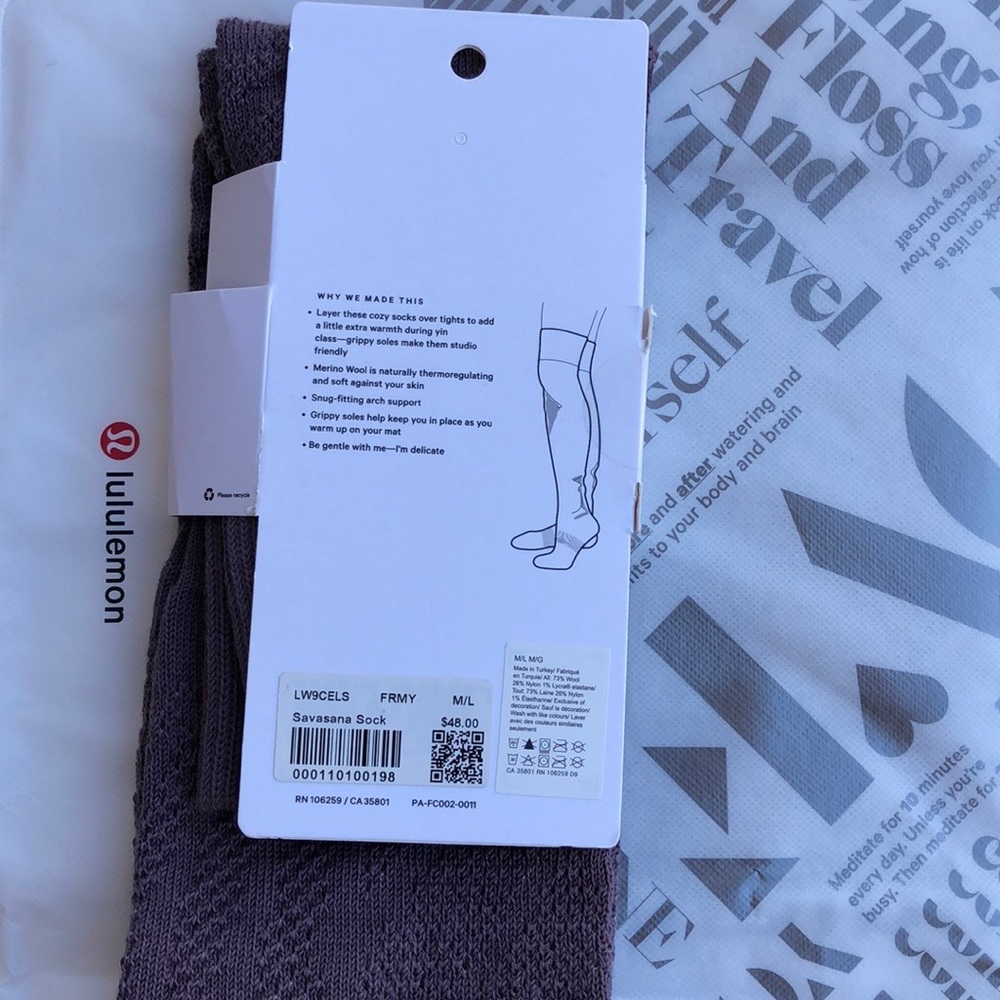 Lululemon Savasana Sock Size M/L - NWT last pair - Picture 9 of 13